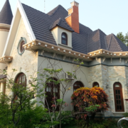 Biệt thự kiến trúc cổ điển ven hồ